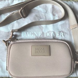 Dagne Dover Mara phone sling